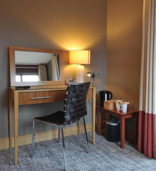 旅馆 The Inn On Loch Lomond