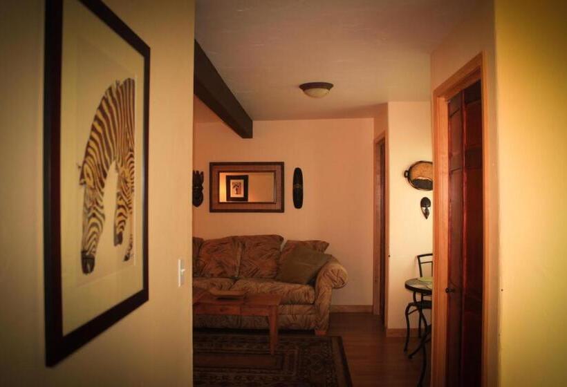 فندق صغير The Islander Inn