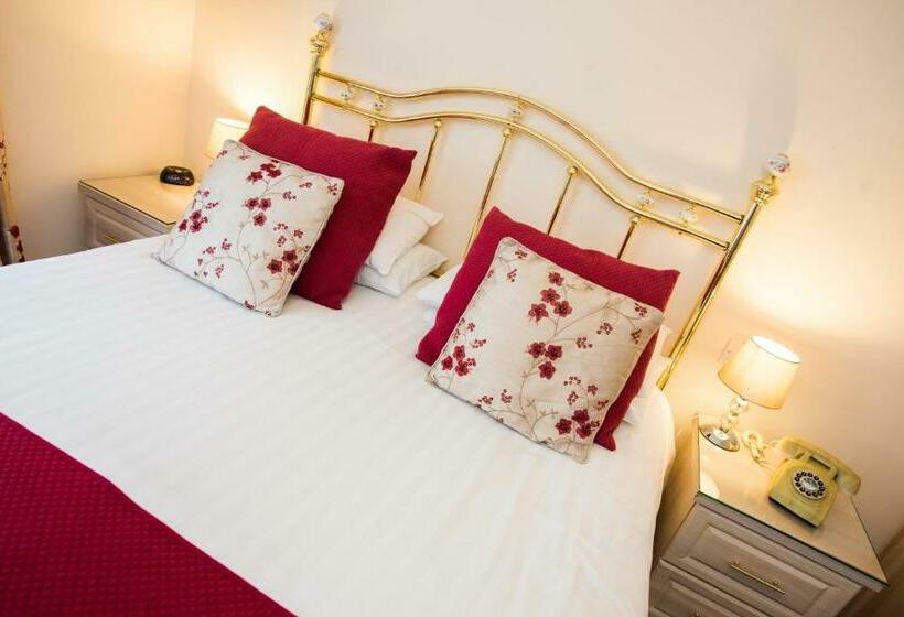 Общежитие The Old Bell Inn