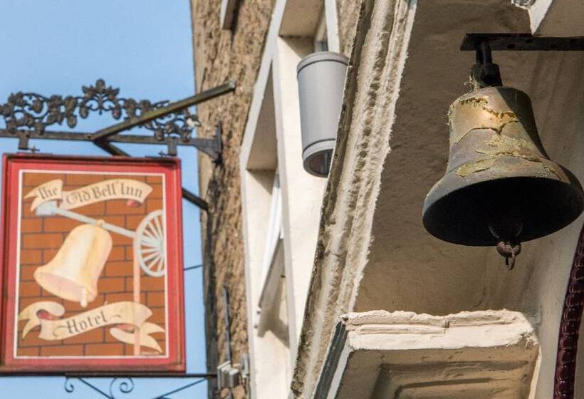 旅馆 The Old Bell Inn