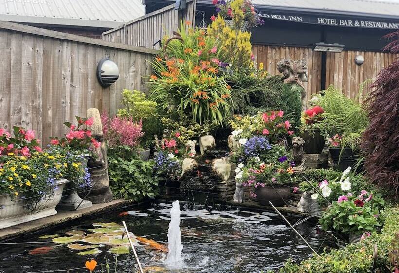 旅馆 The Old Bell Inn