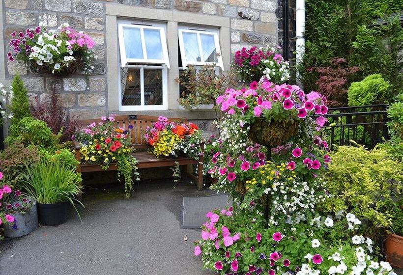 旅馆 The Old Bell Inn