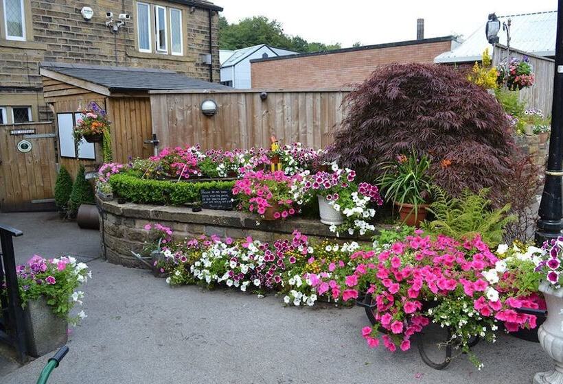 旅馆 The Old Bell Inn