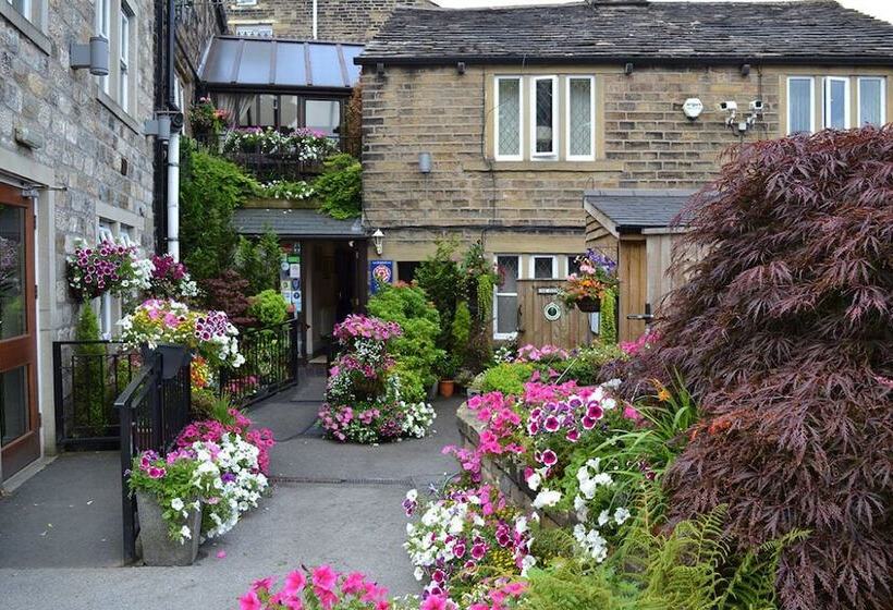 旅馆 The Old Bell Inn