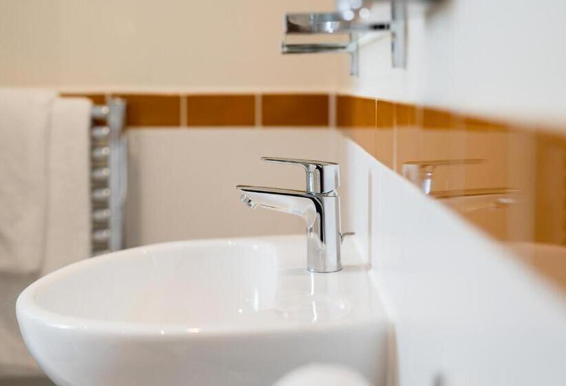 Общежитие The Richard Onslow