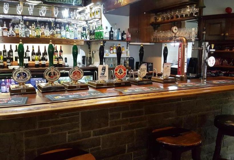 הוסטל The Rose And Crown