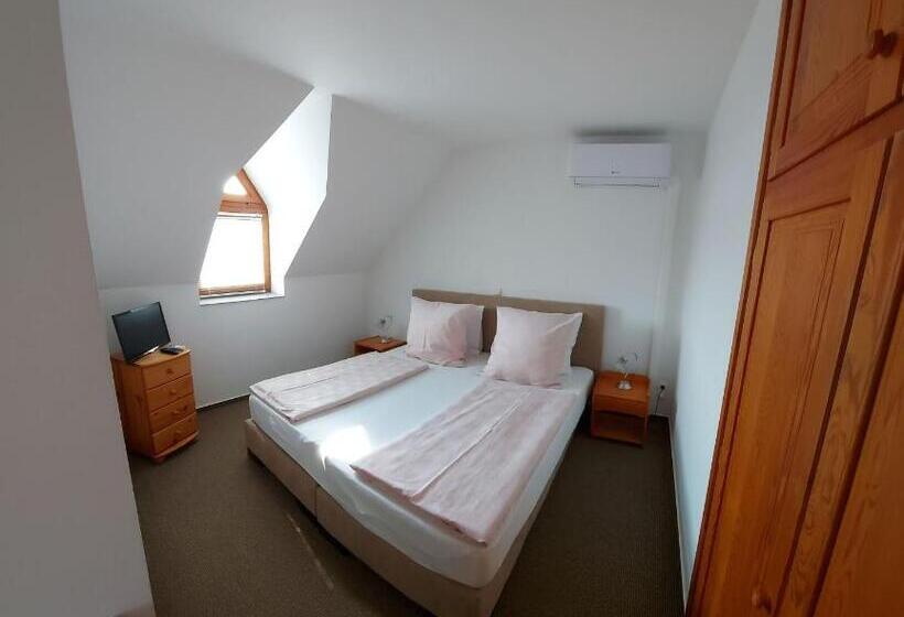 ペンション Emil Porta