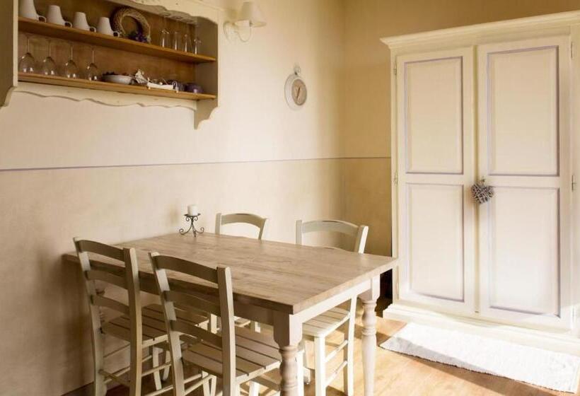 Отель Agriturismo Il Casale Del Lago