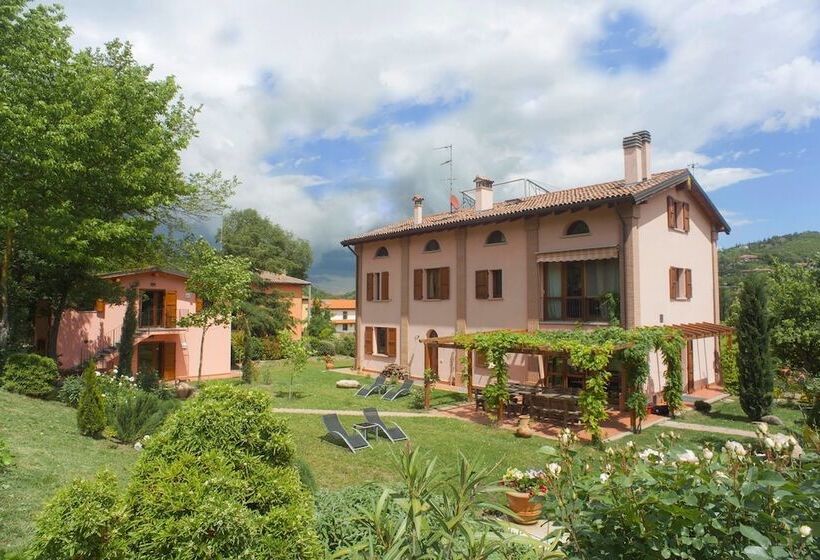 فندق Agriturismo Il Cavicchio