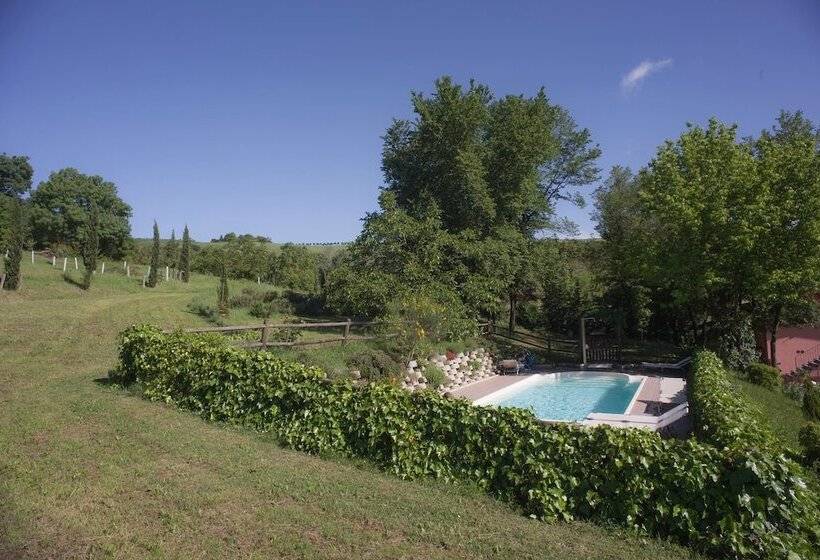 فندق Agriturismo Il Cavicchio