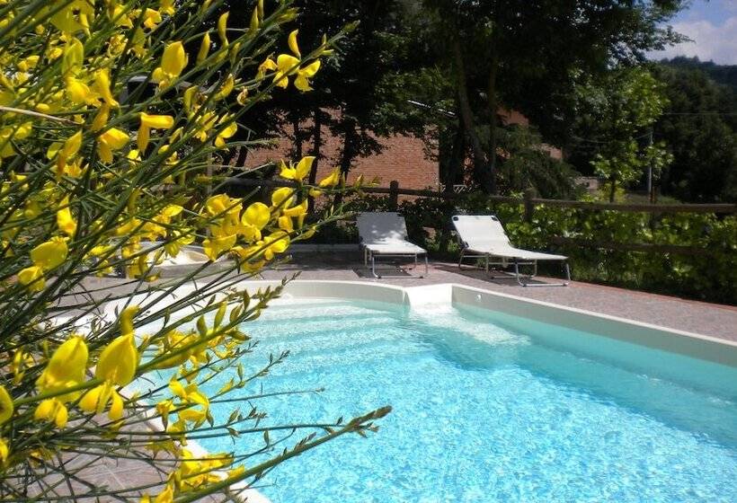 فندق Agriturismo Il Cavicchio