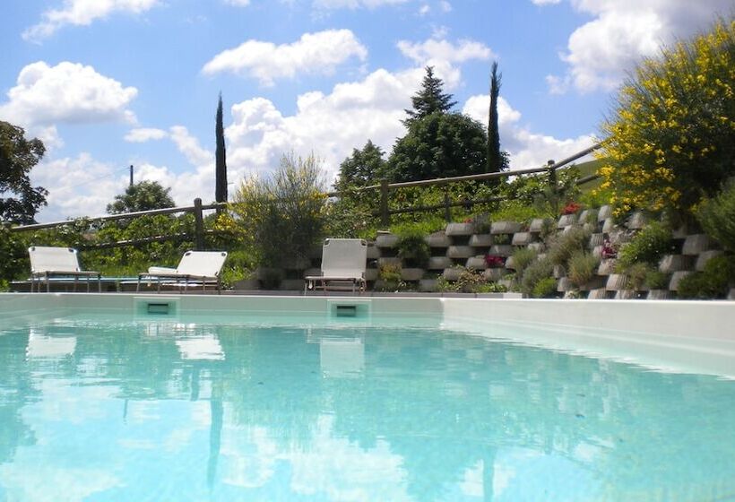 فندق Agriturismo Il Cavicchio