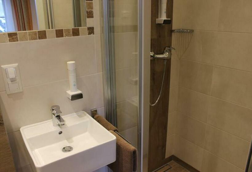 هتل Restaurant Schweizerhaus