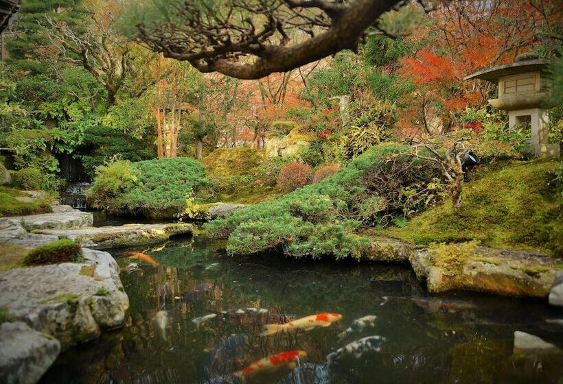 Japanese Ryokan Seryo