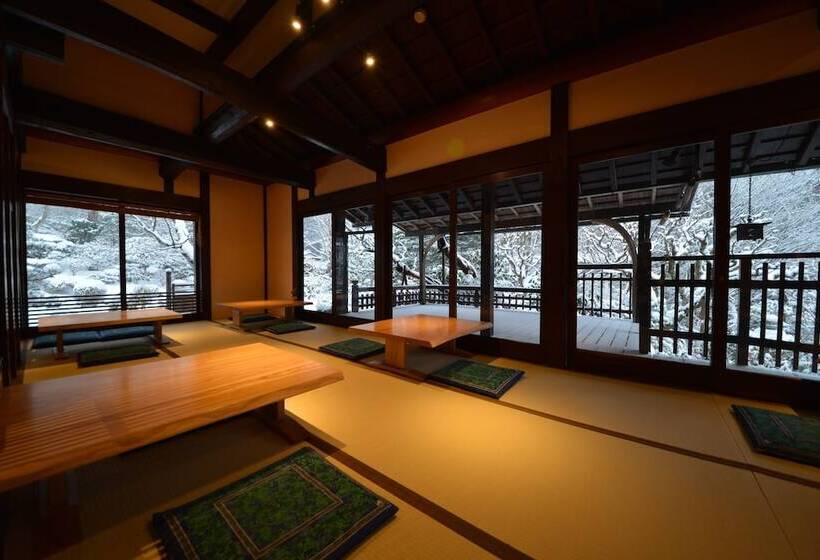 Japanese Ryokan Seryo