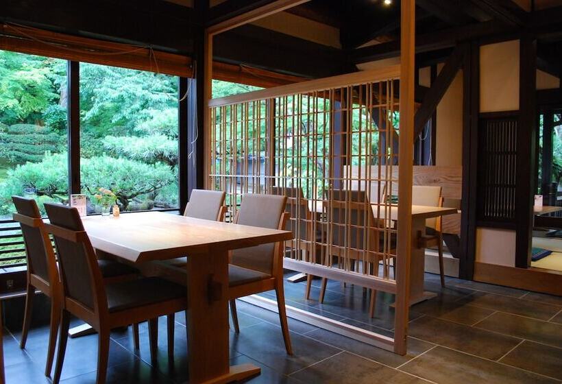 Japanese Ryokan Seryo