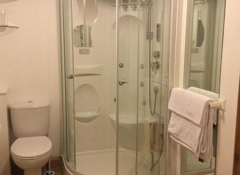 פנסיון Acer Guest House