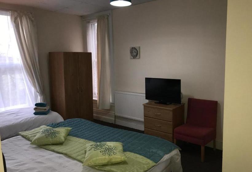 פנסיון Acorn Lodge Guest House