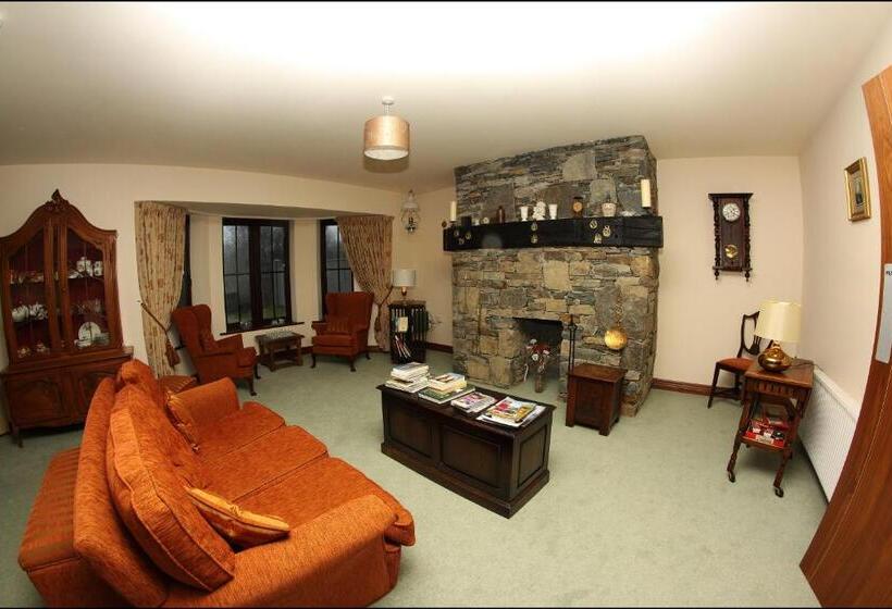 פנסיון All The Twos Lodge