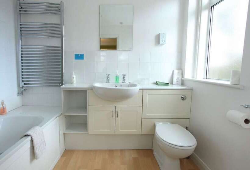 Пансион Cranston House