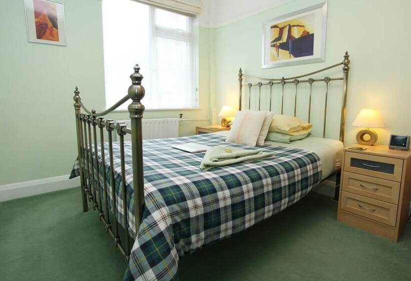 Пансион Cranston House