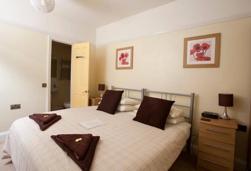 Пансион Cranston House