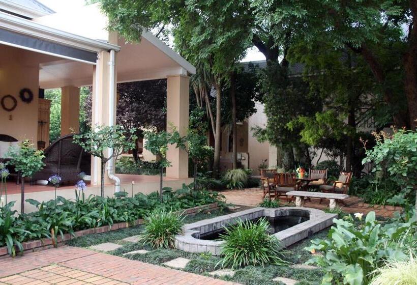 פנסיון Del Roza Guest House