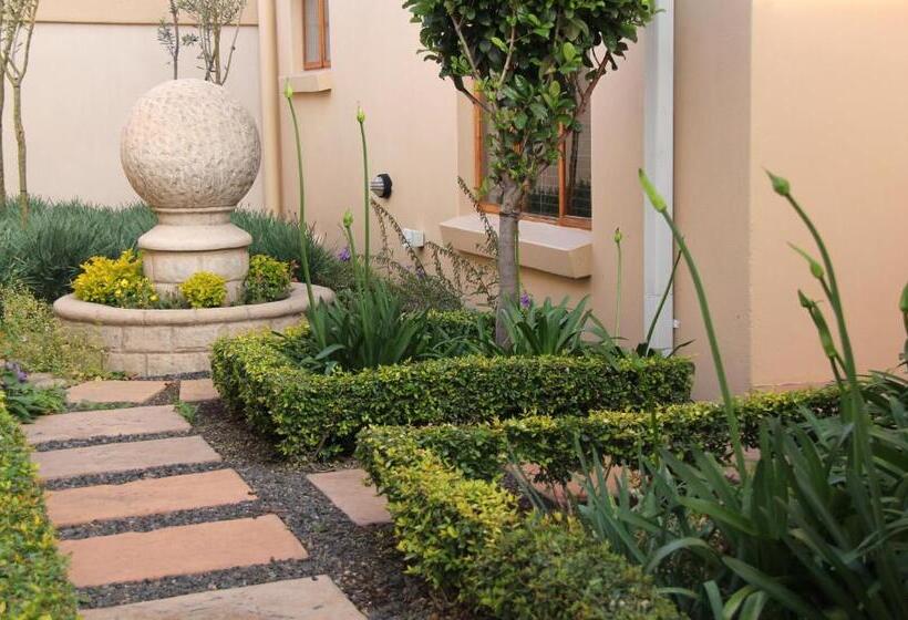 פנסיון Del Roza Guest House