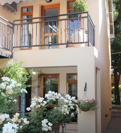 פנסיון Del Roza Guest House