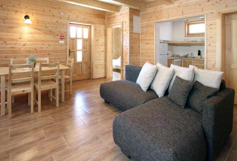 Пансион Family Panzio Es Apartman Hazak