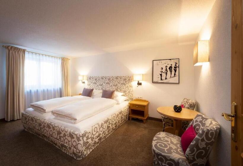 ペンション Garni Edelweiss