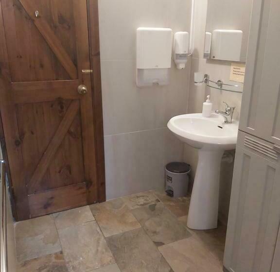 پانسیون Green Grove Guest House