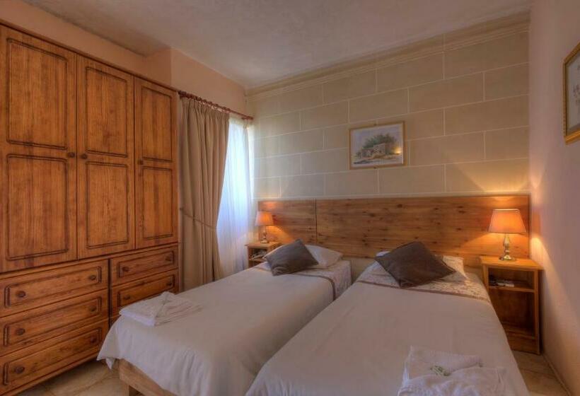 پانسیون Green Grove Guest House