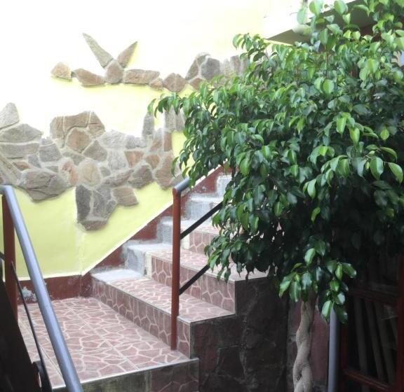 ペンション Guest House Paskal