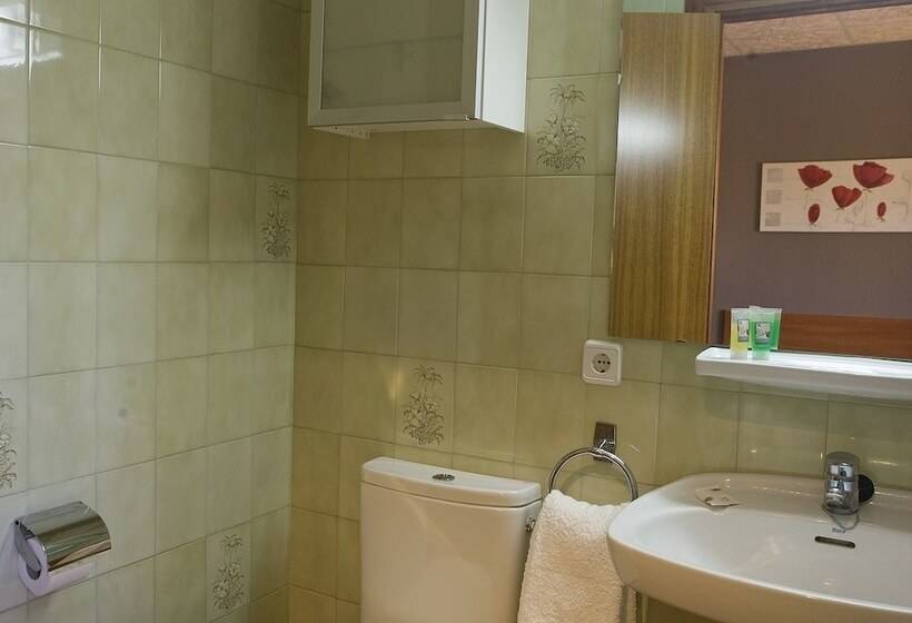 بنسيون Hostal Barris