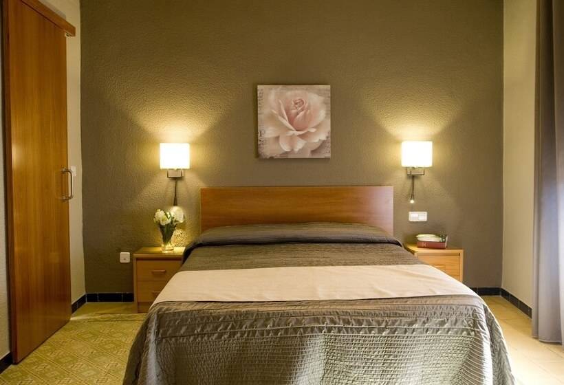 بنسيون Hostal Barris