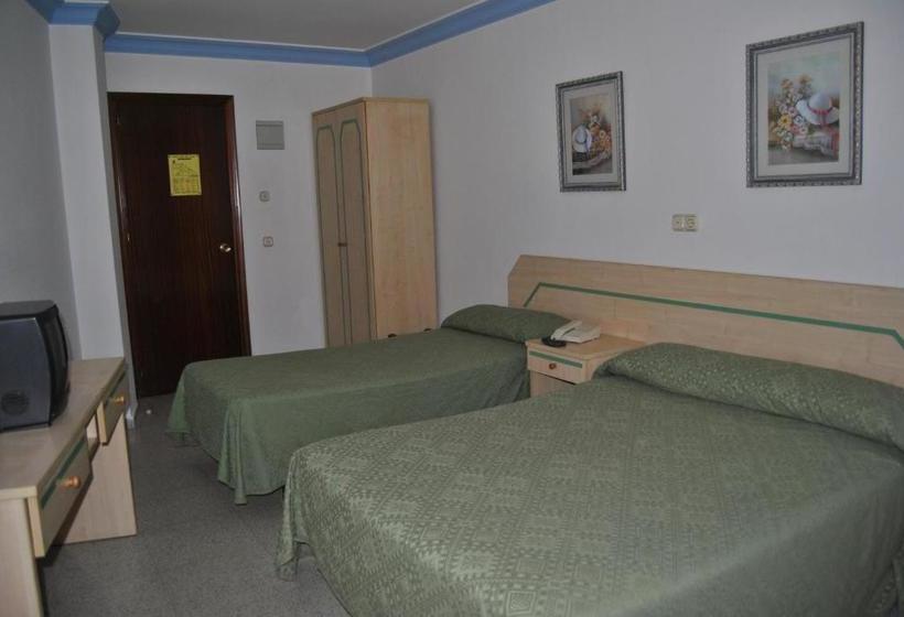 פנסיון Hostal Blumen