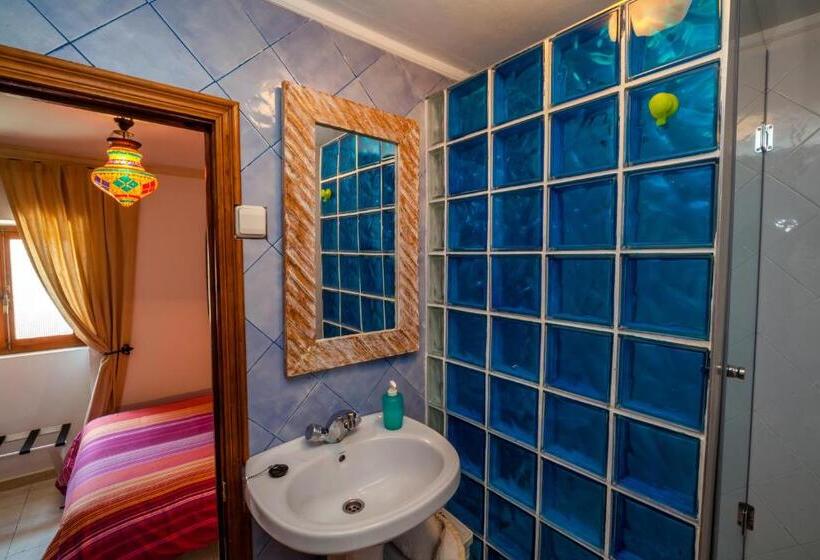 بنسيون Hostal El Asturiano