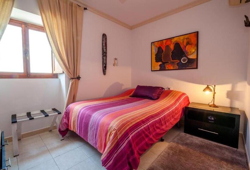 بنسيون Hostal El Asturiano