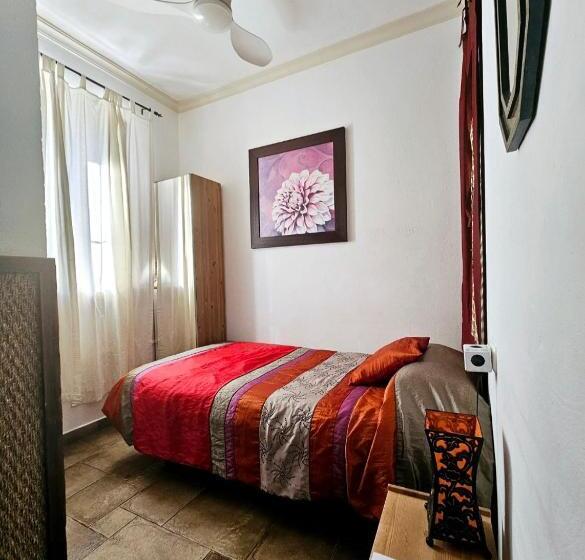 פנסיון Hostal El Asturiano