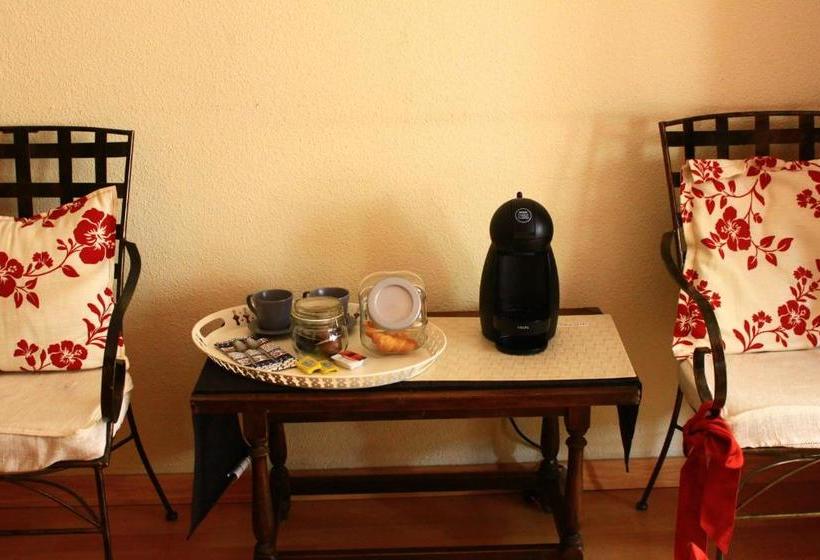 بنسيون Hostal Escartín