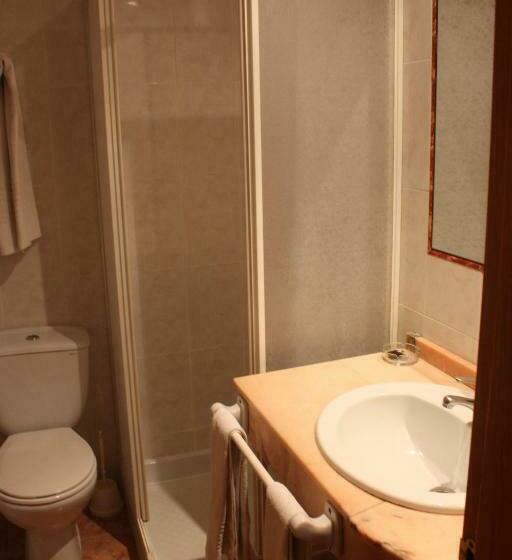 膳宿费 Hostal Hellin