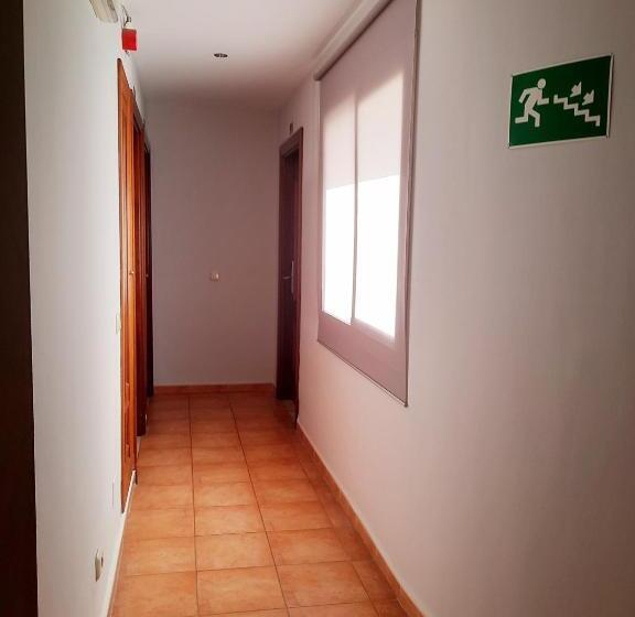 פנסיון Hostal La Colonia