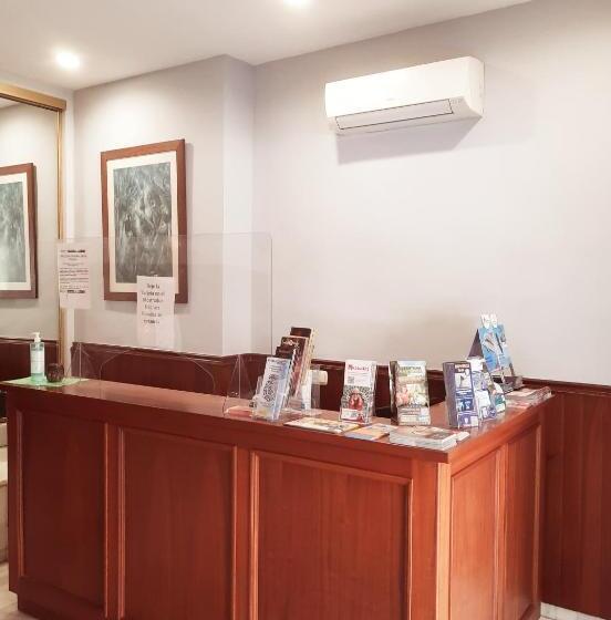 פנסיון Hostal La Colonia