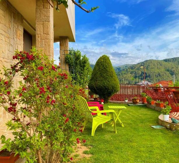 بنسيون Kris Guest House