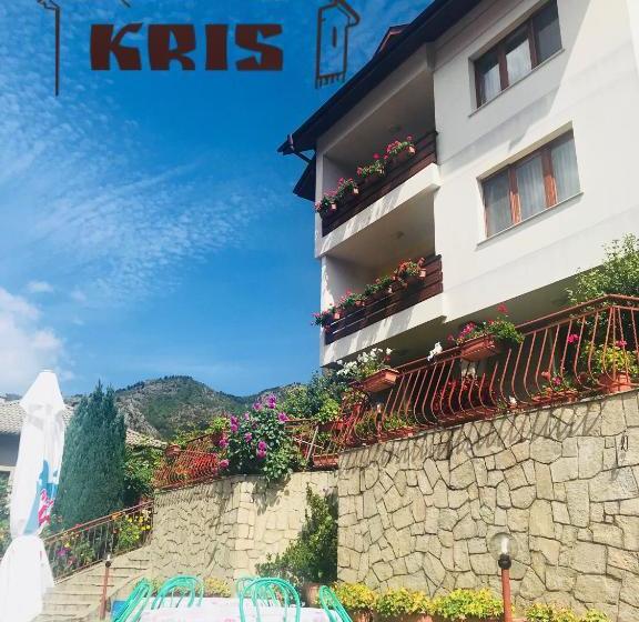 بنسيون Kris Guest House
