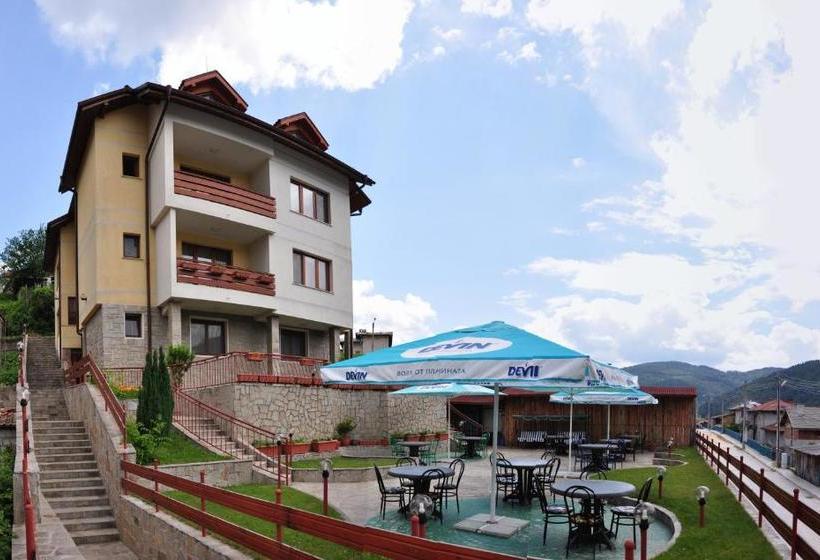 بنسيون Kris Guest House