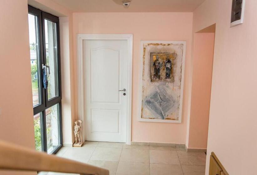 ペンション May Residence