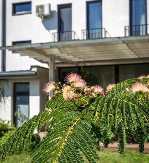 ペンション May Residence