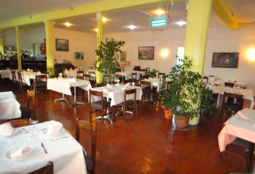 펜션 Pensió Restaurant Llança